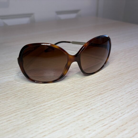 Vintage Burberry Sunglasses – Chic Oval Frame with Gradient Lenses - Picture 6 of 12